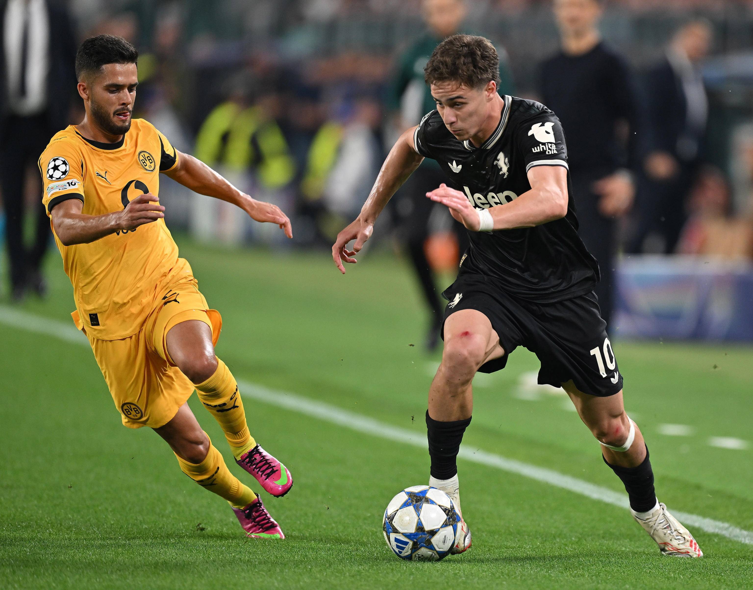 英雄联盟-尤文图斯内部会议纪要流出：清晨外线爆发，欧冠使命明确，年轻球员得到机会的简单介绍